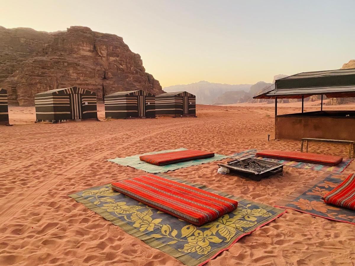 Bedouin Memories Camp Bed & Breakfast วาดิรัม ภายนอก รูปภาพ