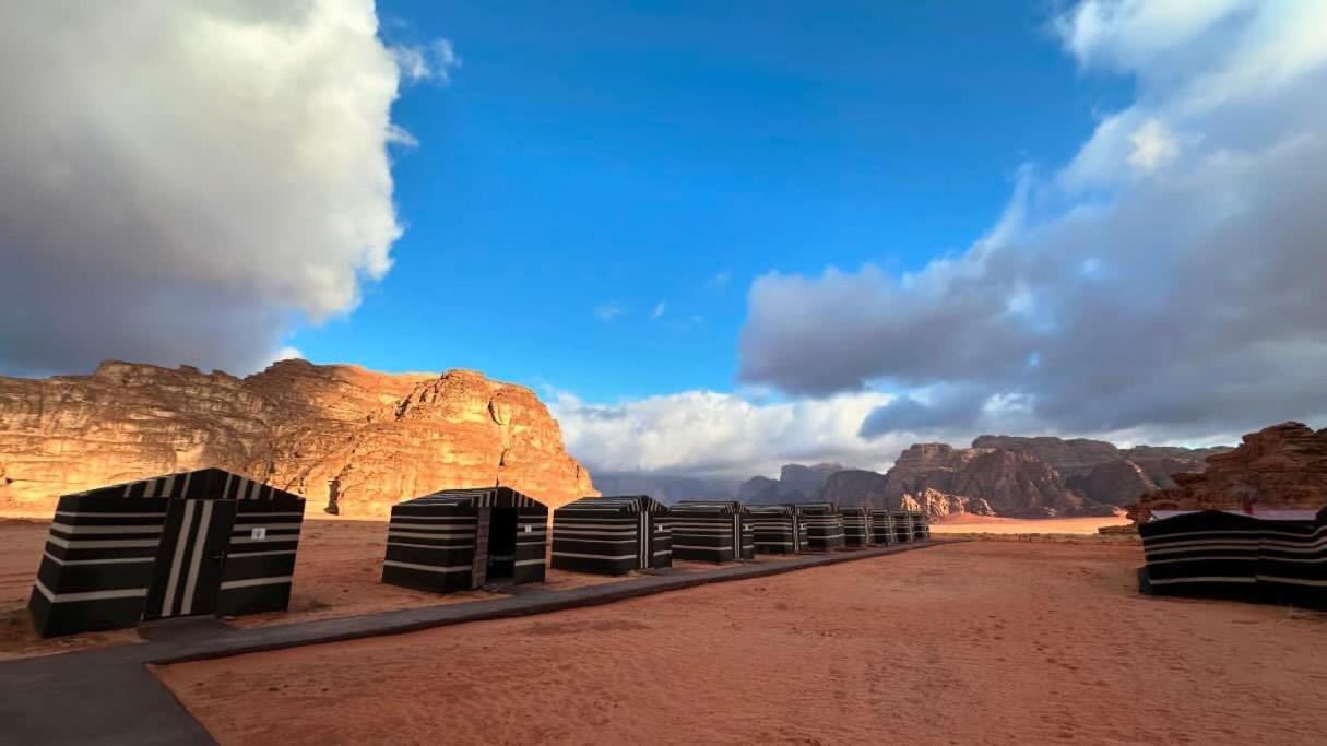 Bedouin Memories Camp Bed & Breakfast วาดิรัม ภายนอก รูปภาพ